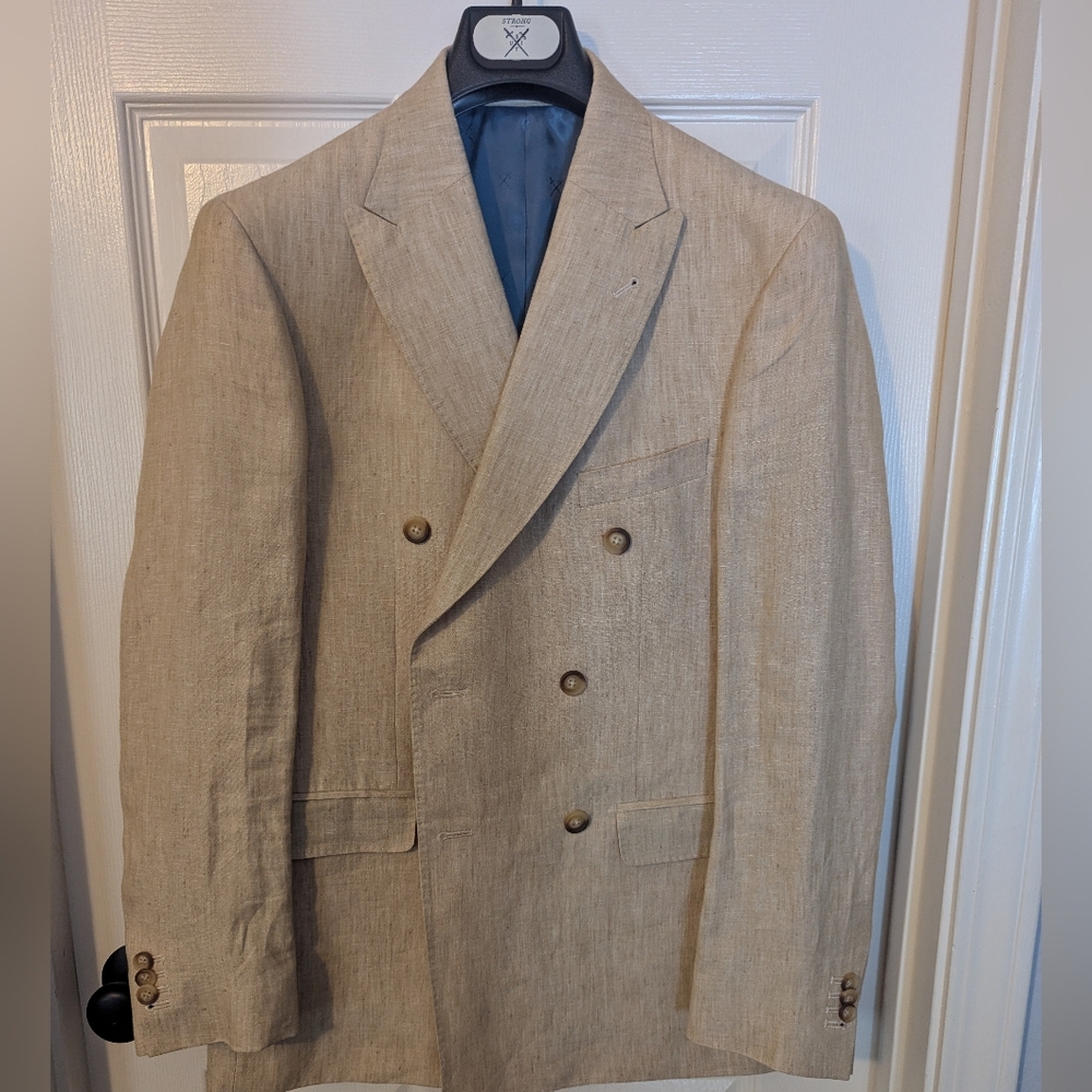 Strong Suit Men's Double-Breasted Beige Linen/Silk Blend Suit, Like-New